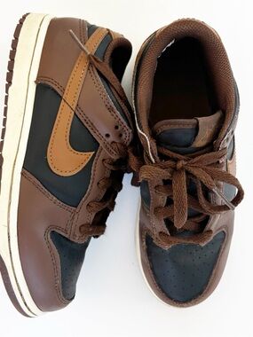 Youth 2.5 Nike Dunk Low GS 'Black Cacao Wow' Sneakers